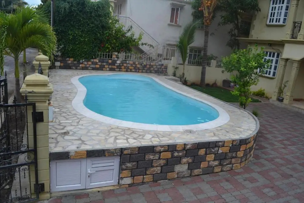 RS VILLAS - Three bedrooms share apartment with private room and free WIFI and 100mts to the beach and ac and 100mts to bus stop and pool
