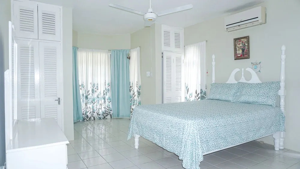 Mira Bay Apartments