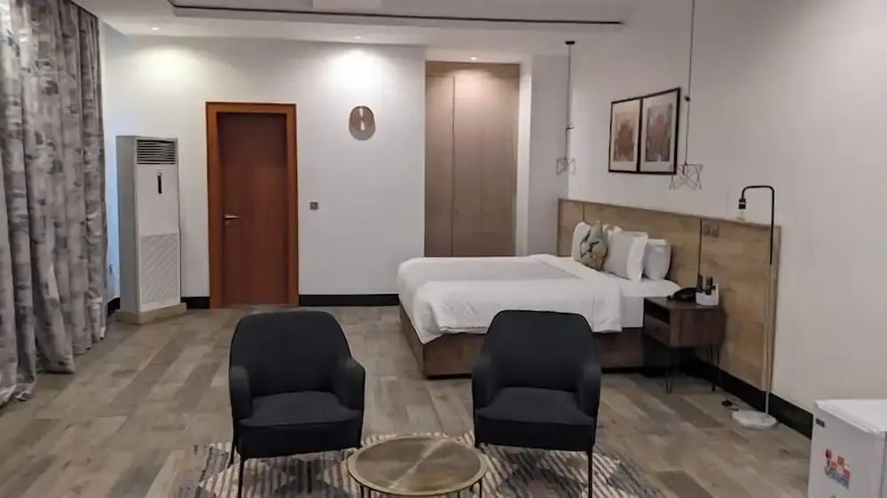 Ebiis Hotel