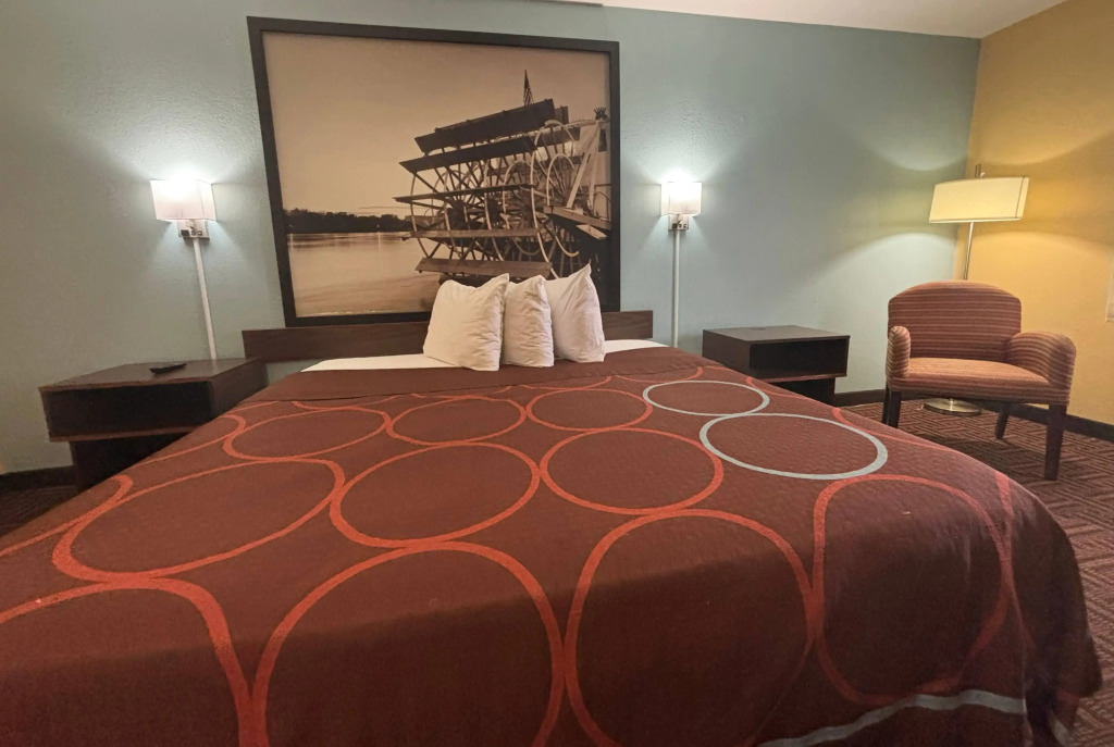 Super 8 by Wyndham Peoria