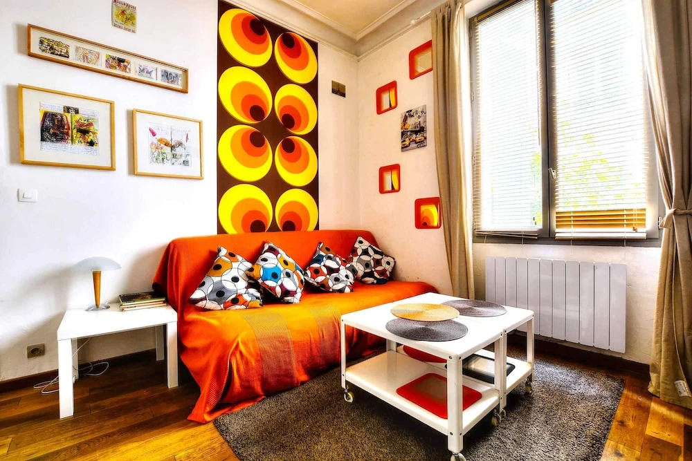 Rustic 1 Bedroom Apartment in Montmarte