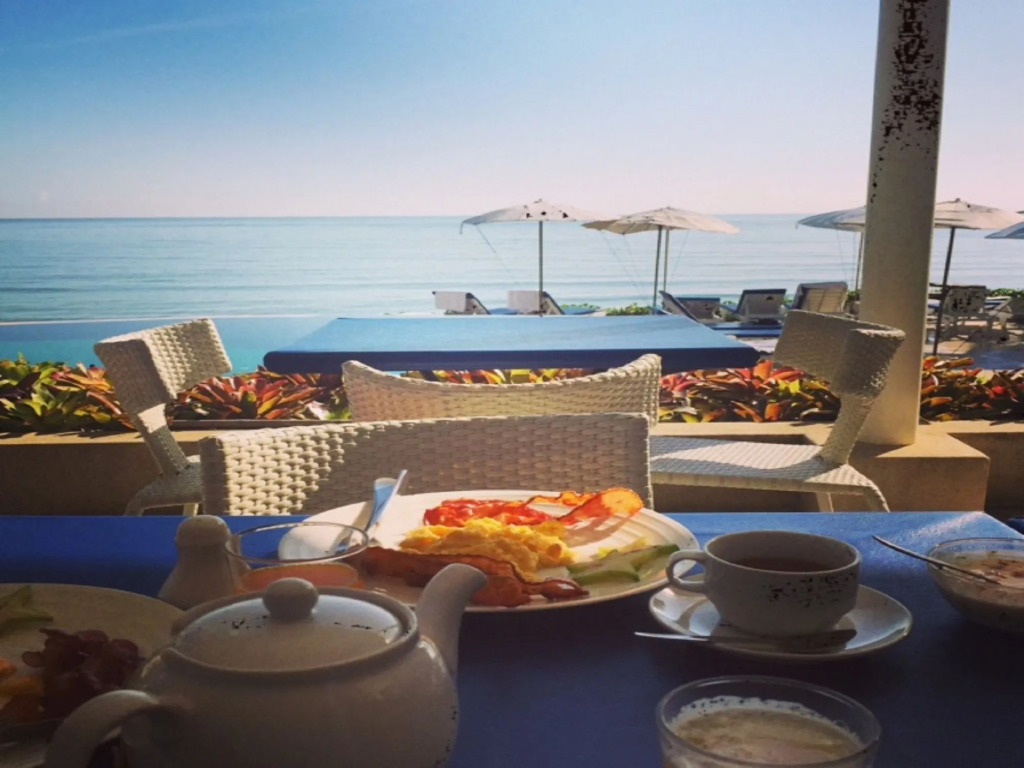 Nern Chalet Beachfront Hotel