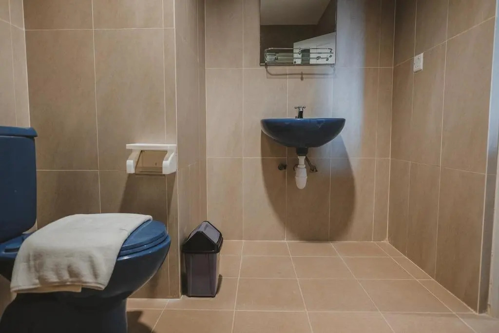RedDoorz Plus near Ferry Terminal Batam Center