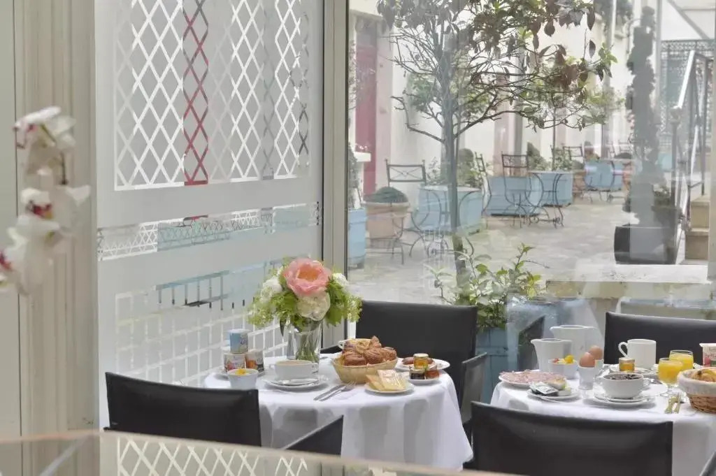 Hotel Suites Unic Renoir Saint-Germain