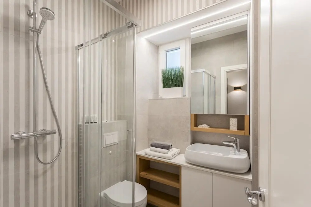 Spacious 2BDR Apartment few steps from City Center