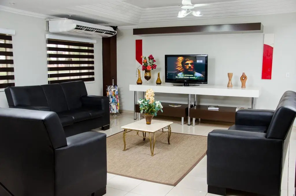 Serras Hotel