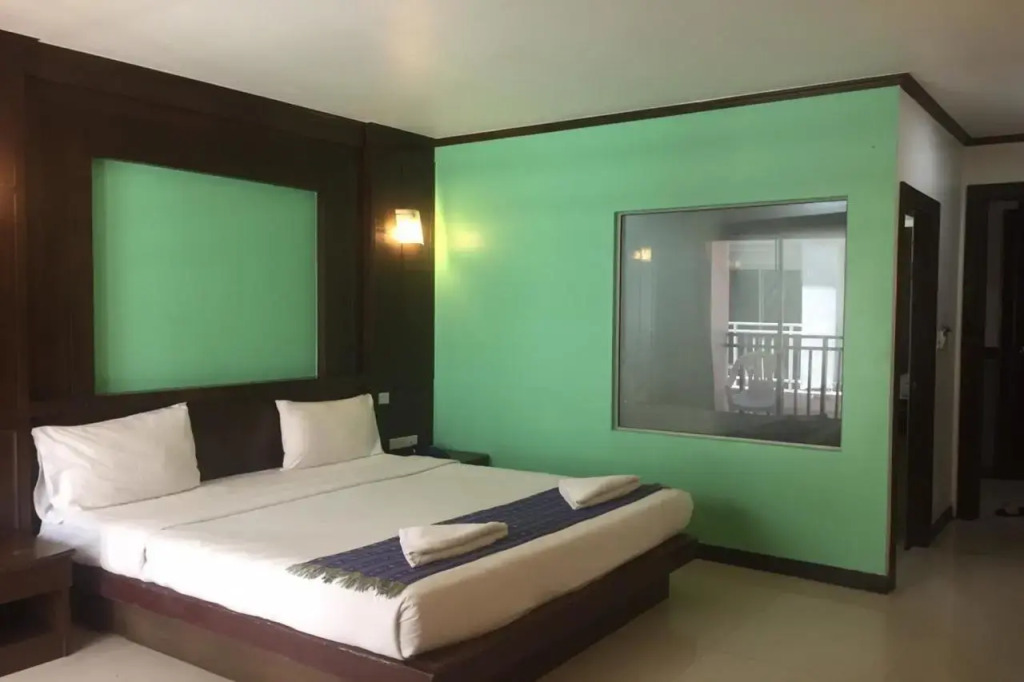 Hawaii Patong Hotel