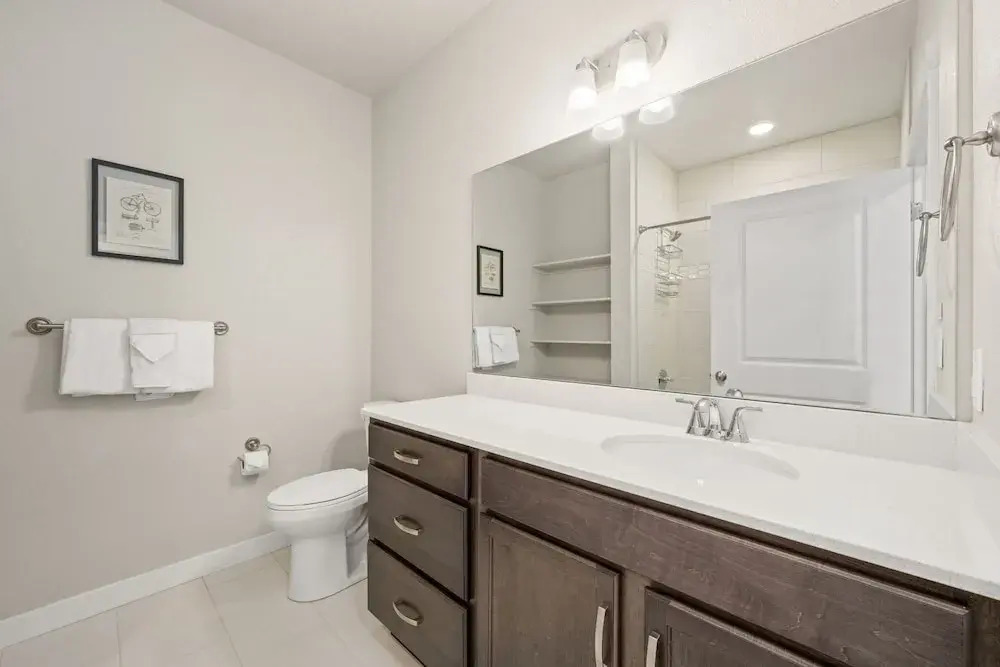 Northfield Hideaway, King Suite, EV, Pet-friendly