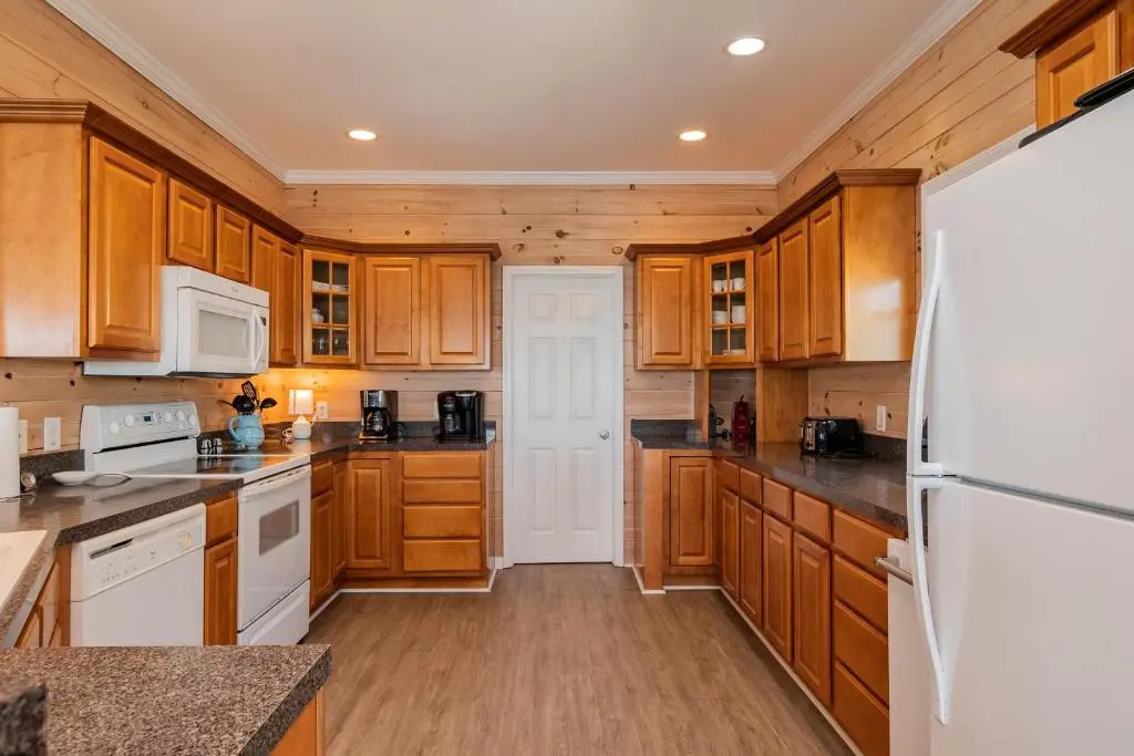 Casa Bianca by Oak Island Accommodations