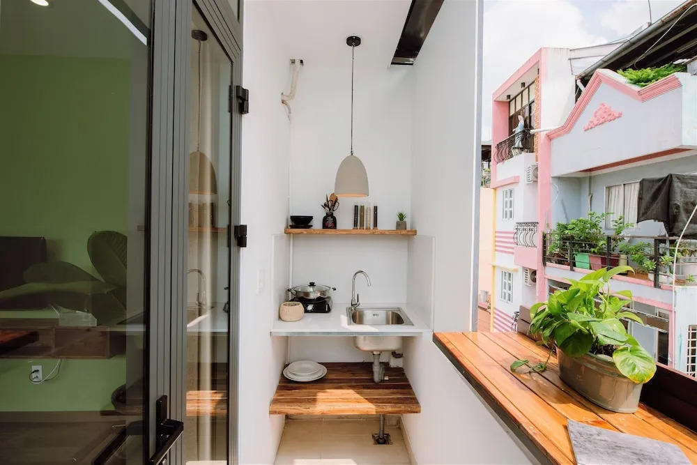 HoLo Bui Vien Saigon Serviced HomeStay
