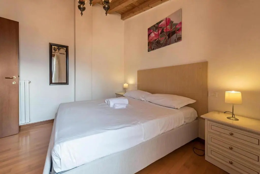 la terrazza del borgo con parcheggio