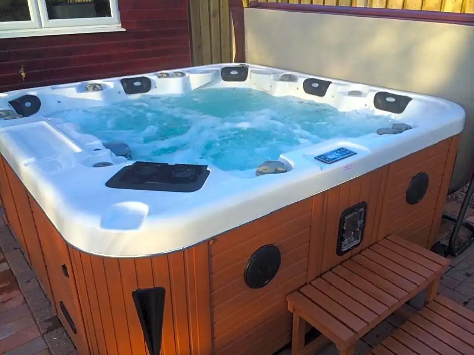Woodburn Lodges