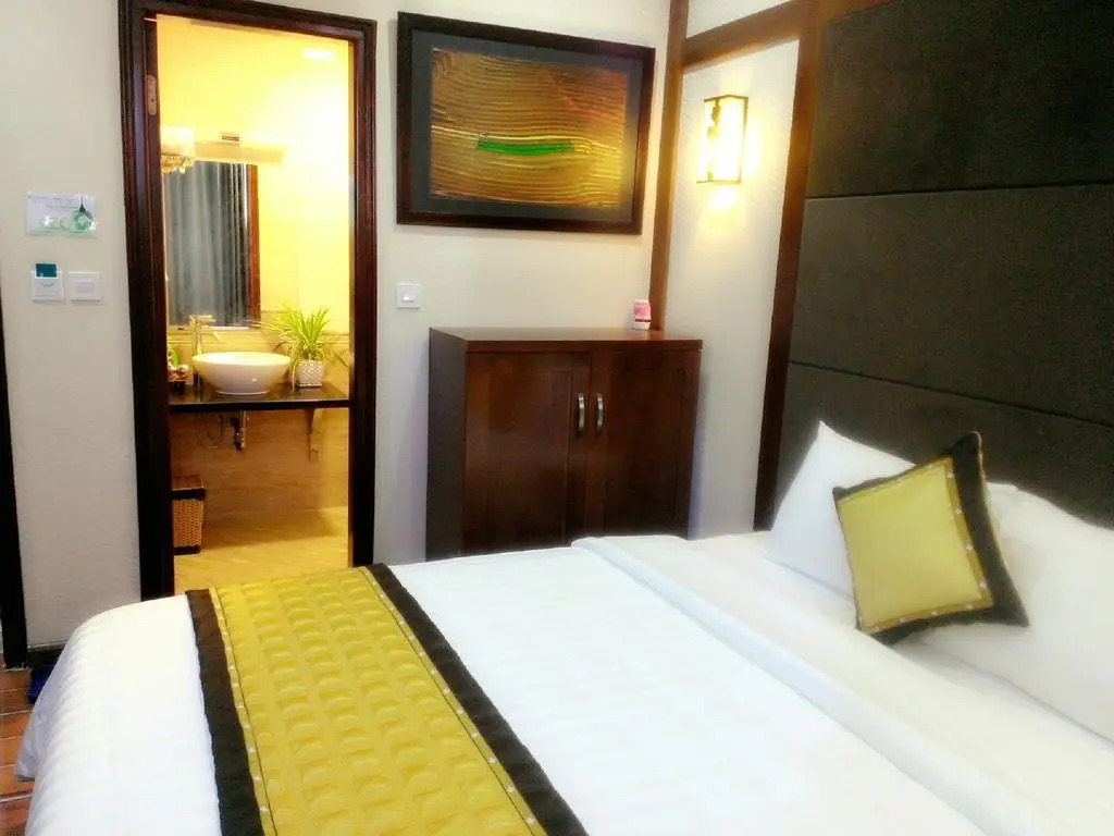 Tea Hotel
