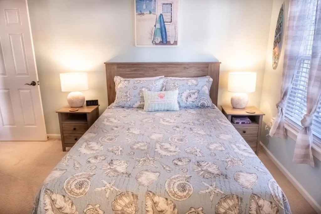 Shore Club Cottage 9684