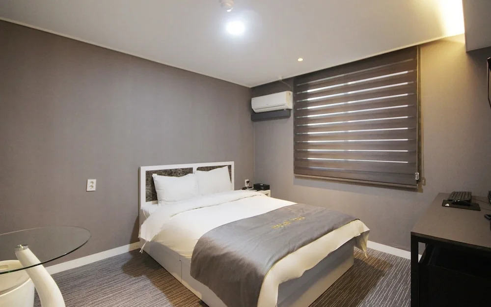 Yeosu Hotel You(여수 호텔 YOU)
