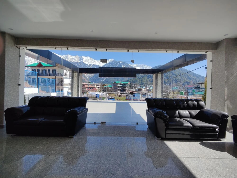 Aliza Inn And Suites By SRS Hotels