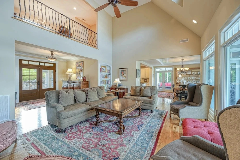 Soulshine Smith Mountain Lake - Lakefront Home With Amazing Views