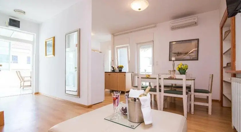 Apartments Lili Flora