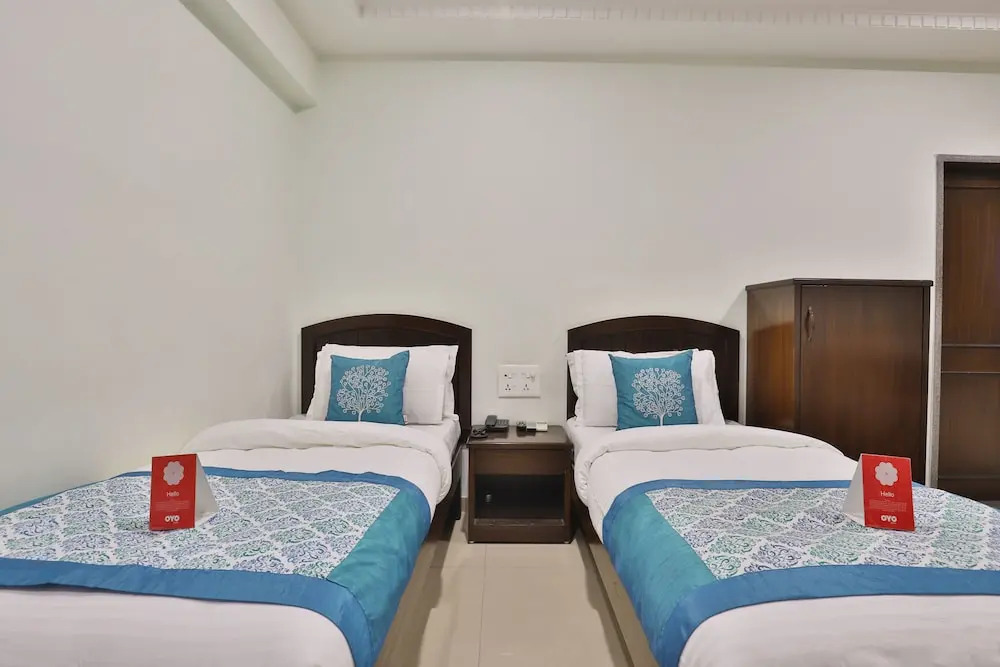OYO 11007 Hotel Amity
