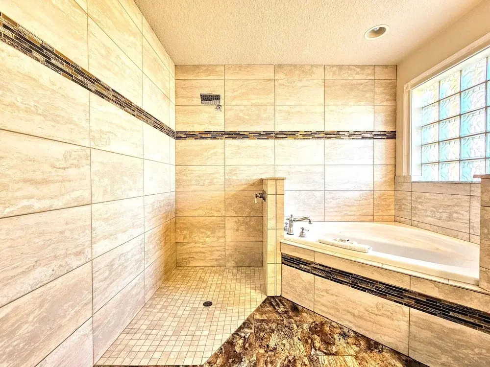 Coral Casa - Amazing Pool House Next to the Beach! 3 Min Walk! Awesome Pool!