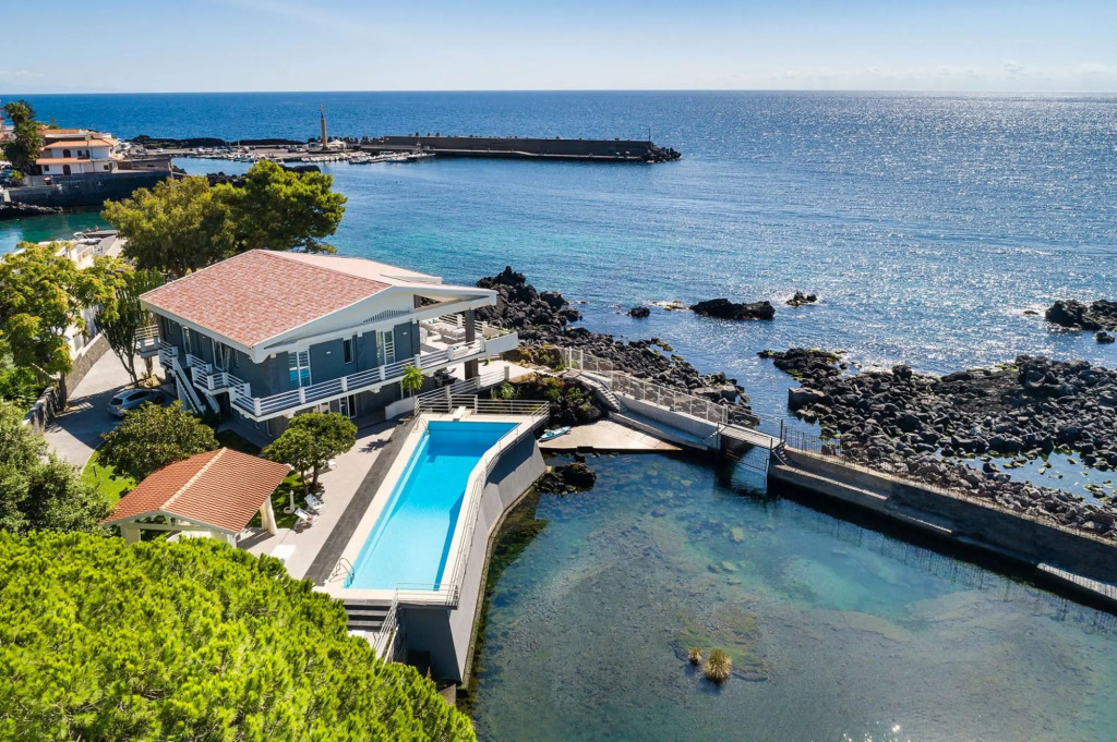 Luxury Seafront Villa Private Pool at just 20 mt from the Sea-VILLA DEL FARO