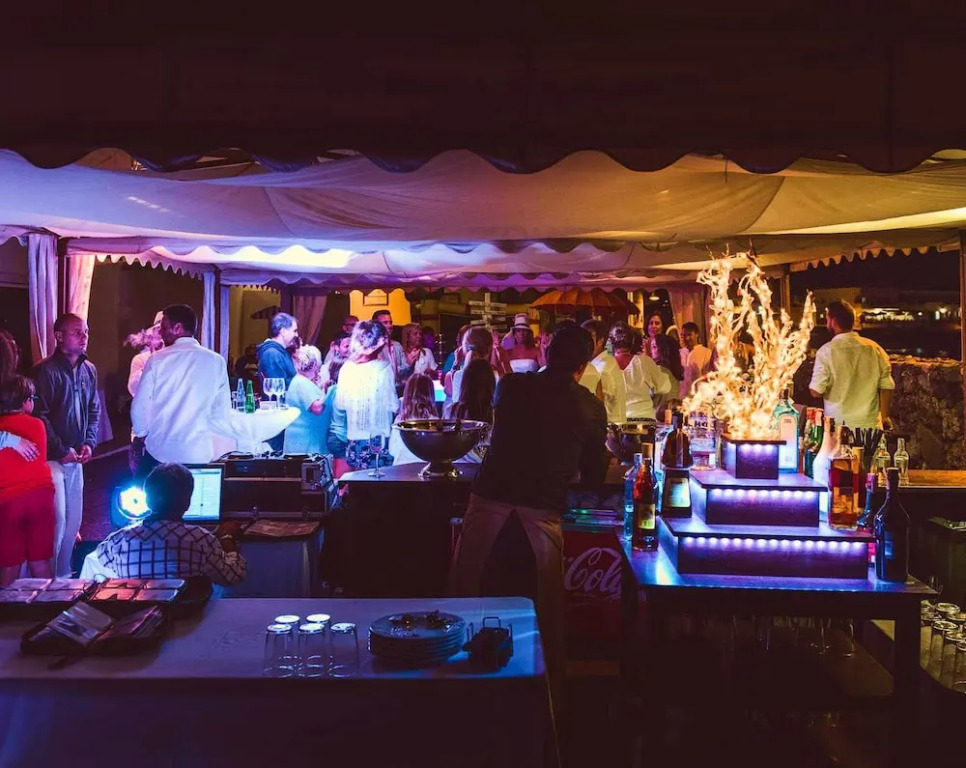 Evita Beach Suites Exclusivas