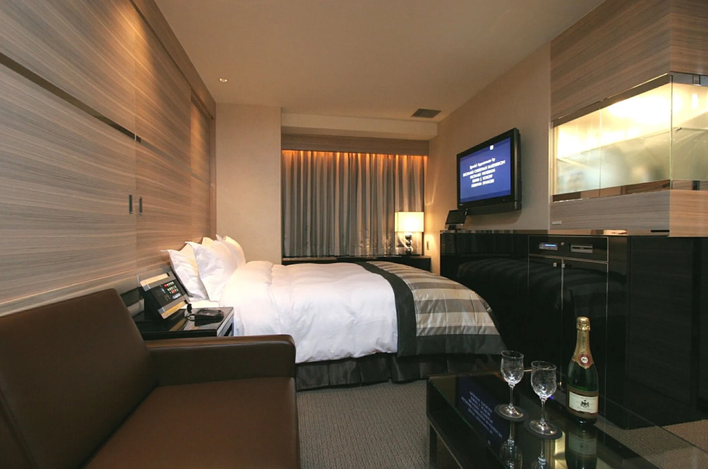 HOTEL THE GLANZ