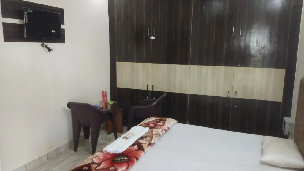 Goroomgo Sudha Sadan Lucknow