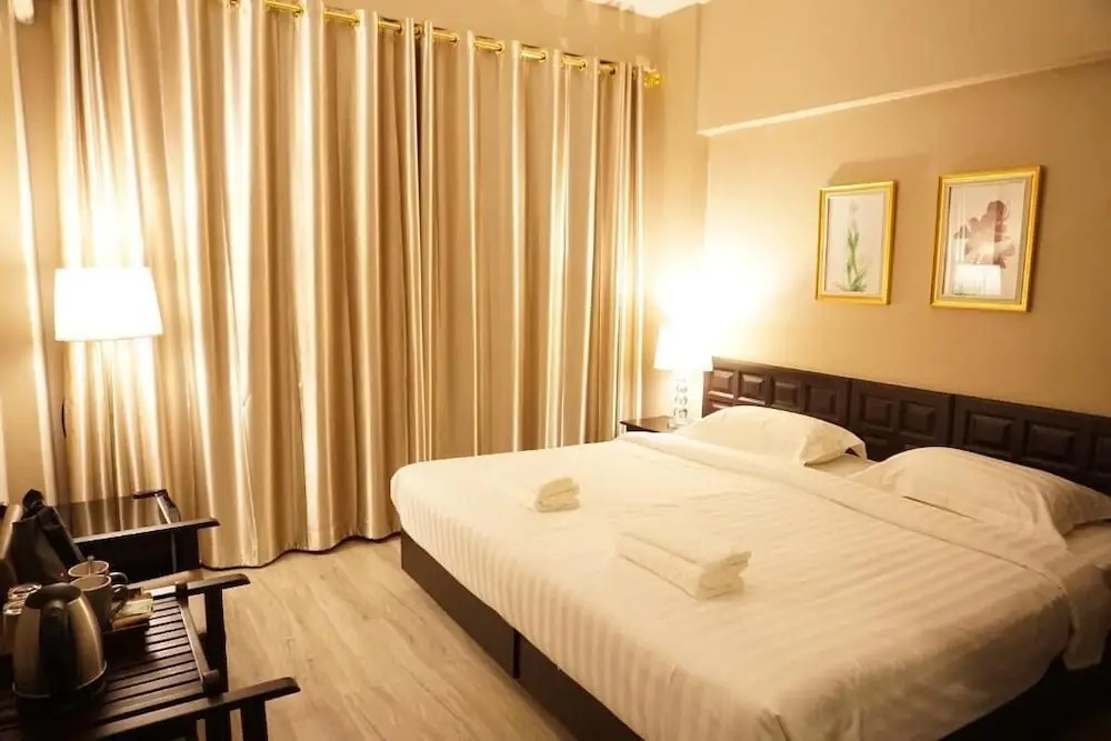 Taris Art Hotel Phrae