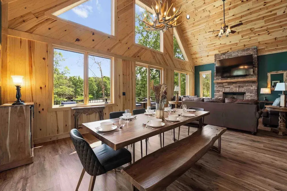 The Lodges Avantstay Lakefront, Sleeps 66 Pools, Docks, Theaters, Views