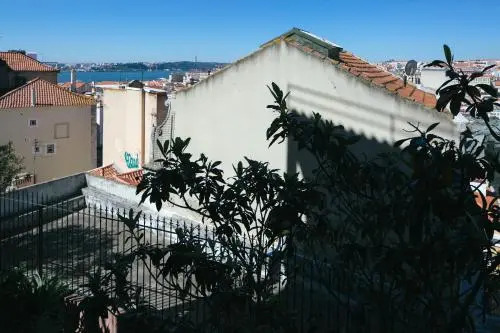 Traveling To Lisbon – 292 Castelo