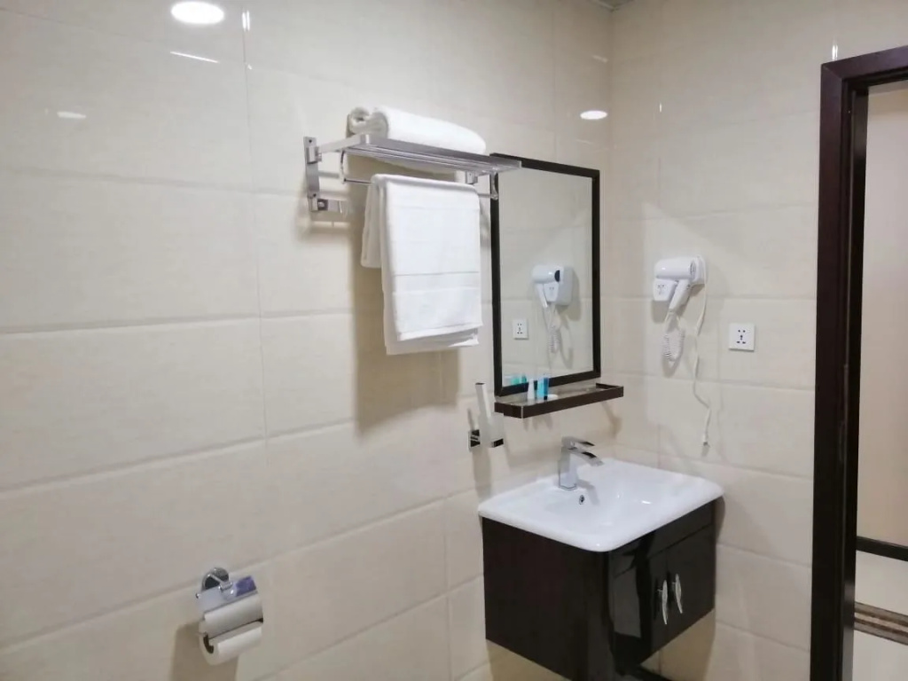 Grand Lily Hotel Suites