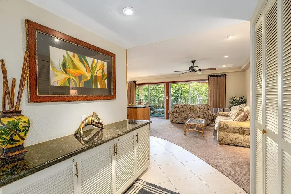 Hale Hui Kai 202 - Keawakapu Beach, Garden Views, Steps to the Beach, Split AC!