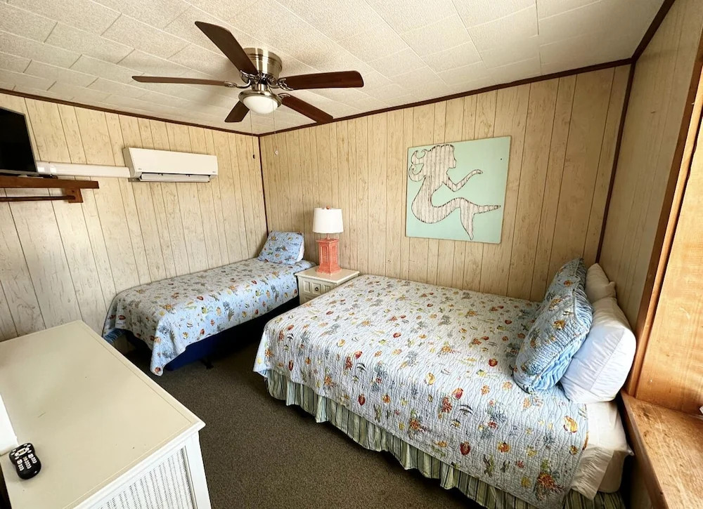 Sand Spur Cottages
