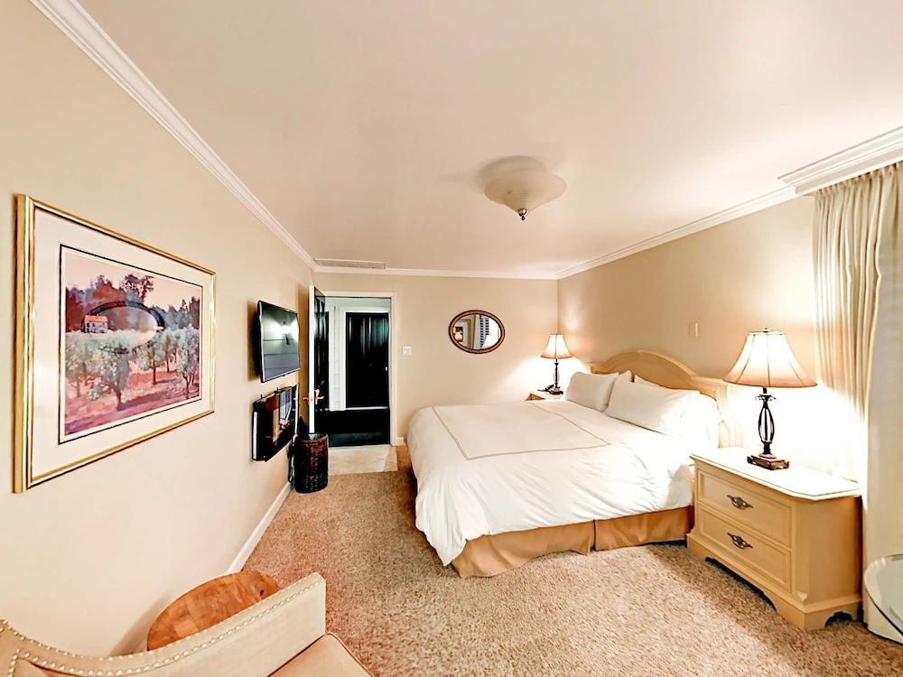 Studio Condo Near Trails #SILV267C