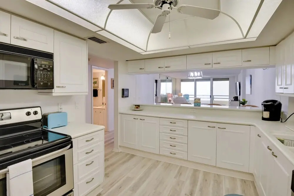 Stunning Ocean Views: Daytona Beach Shores Condo