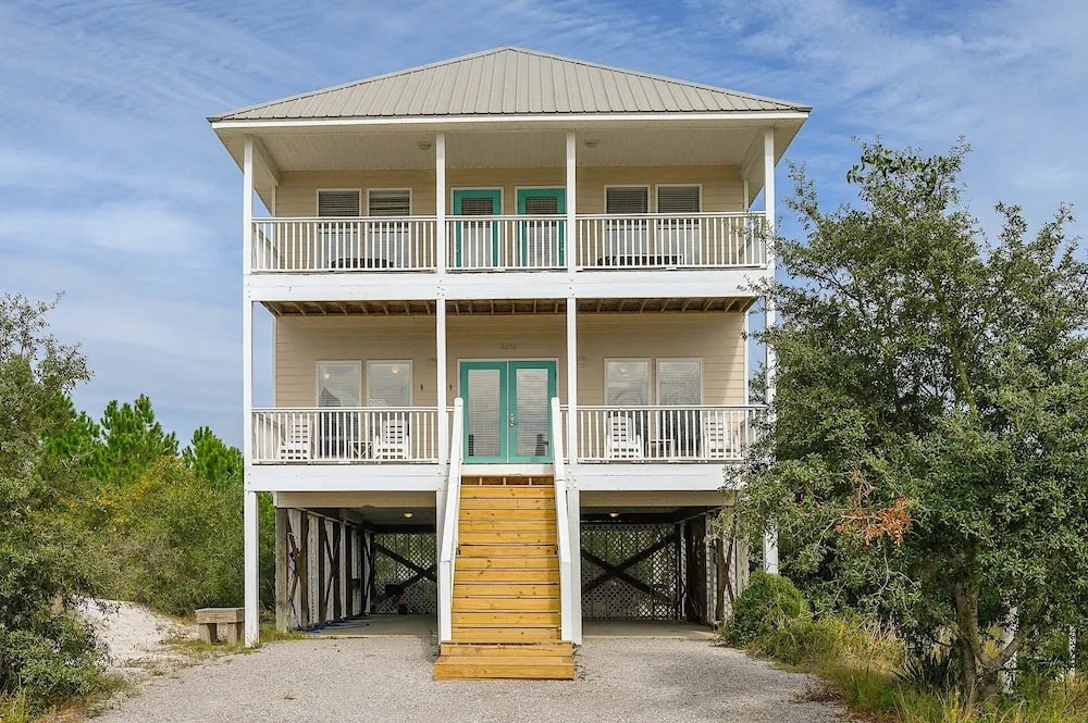 New Listing! Spacious Beach W/ Pools & Tennis 5 Bedroom Home