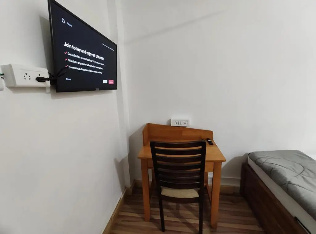 Hoshtel99 - Stay, Cowork & Cafe