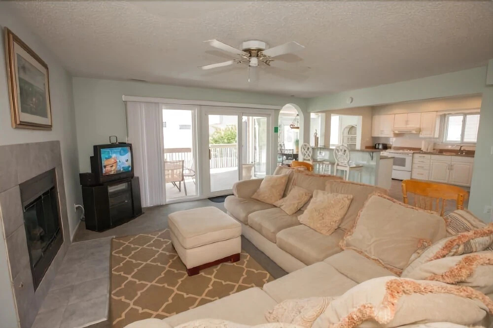 William B. Virginia Beach - 6 Br Home