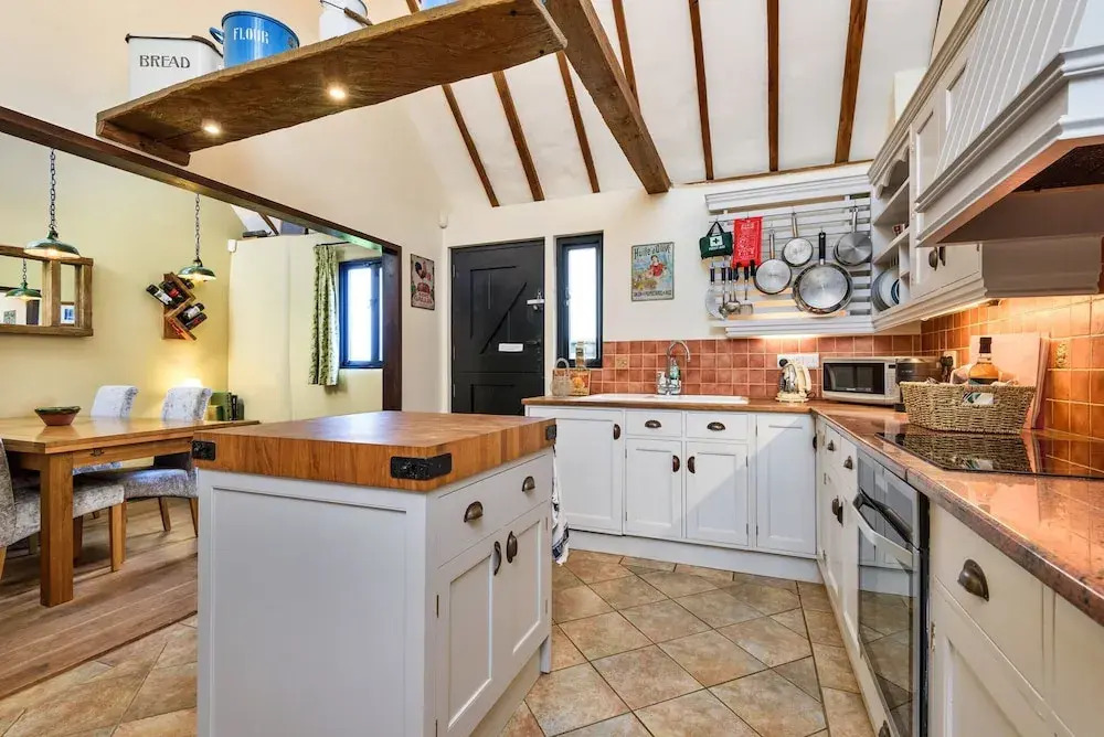 Holiday Home in Kent Near Scenic Parks