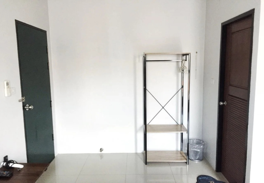 The room Apartment