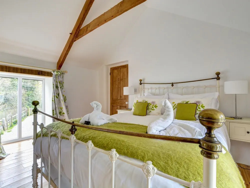 Bright, Spacious Holiday Home in Cornwall With a Garden and a Wood-burning Stove