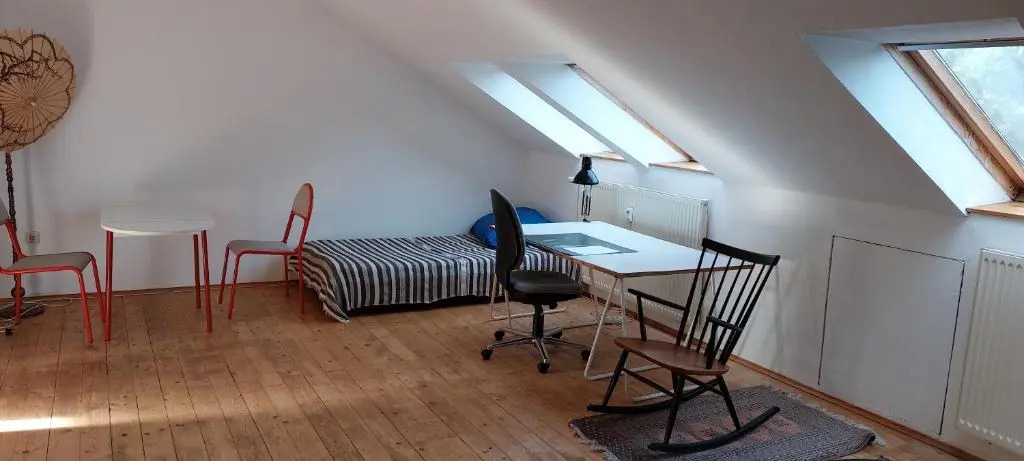 Helle ruhige Zimmer zu vermieten
