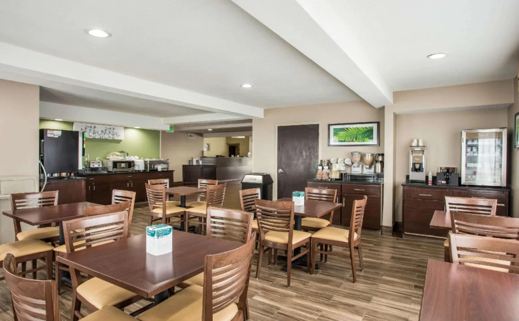 Quality Inn Kansas City International Airport