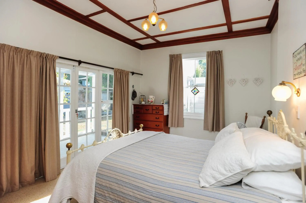 Puriri Downtown Villa - Napier Holiday Home