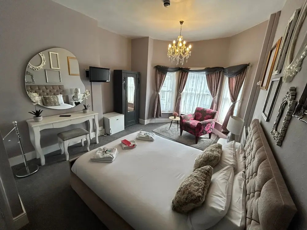 The Lyndhurst Guest house