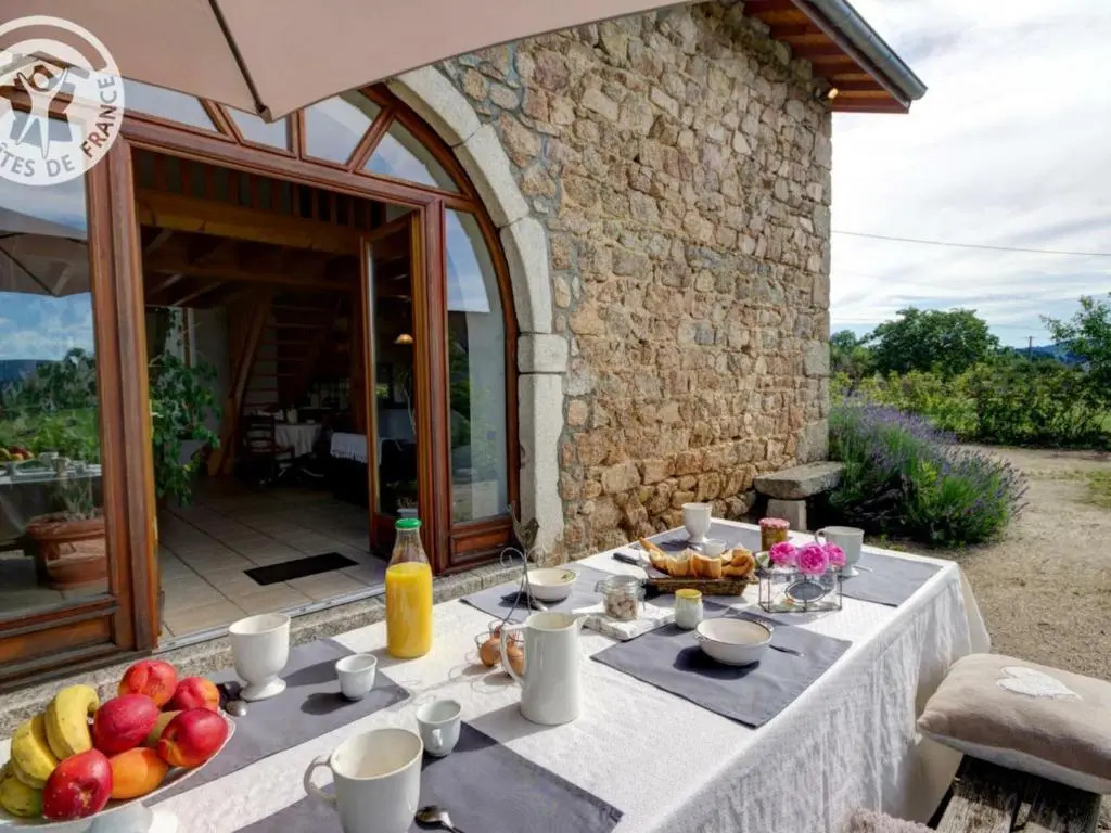 Gîte rustique 6 pers avec cheminée et grand jardin, animaux acceptés - FR-1-496-61