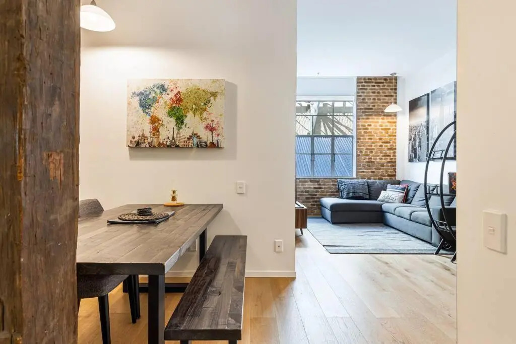 Stylish City Pad Near Sky Tower!