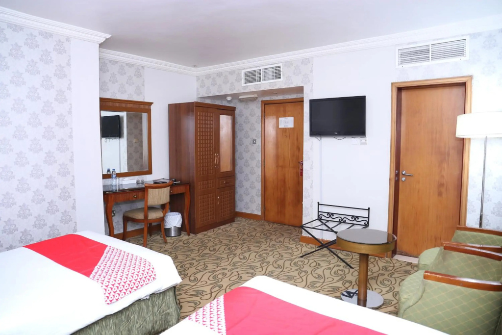City Plaza Hotel