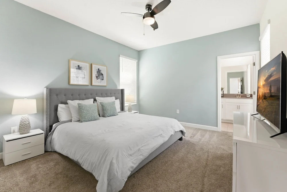 5BR Family Home, Pool, Theme Beds, Space, Location